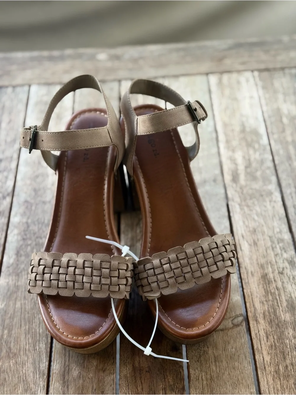 Indigo Rd Women’s Tan Woven Boho 8.5 Platform Sandals with Ankle Buckle NEW